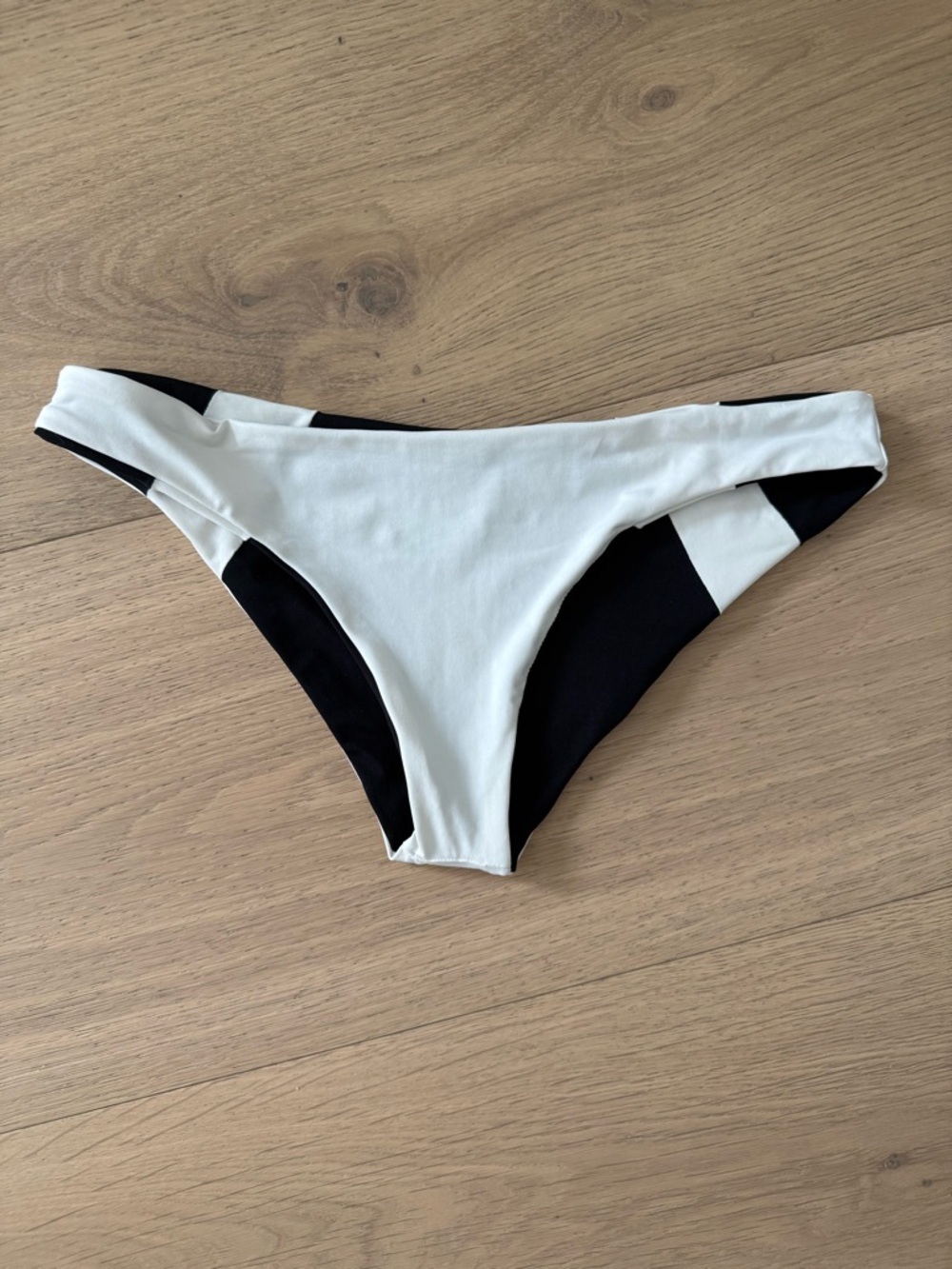 L*SPACE Mia Color Block Classic Swim Bottom - Picture 4 of 12